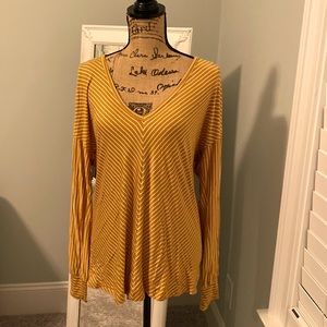 NWOT Daytrip striped top, size M.